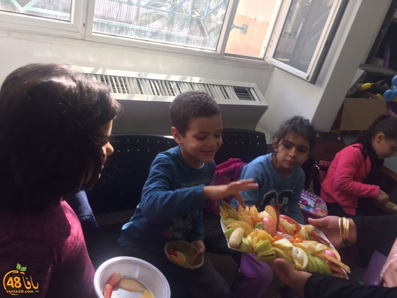 eating jamhriy yaffa (14).jpg